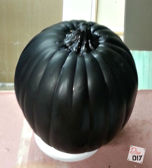 How to turn you Black Foam Pumpkin into an exploding metallic lava pumpkin! It is a great kids Halloween craft for Halloween party decorations.