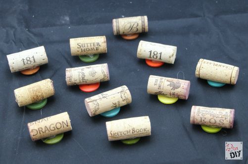 Need to assign seats at your next gathering? Make easy homemade wine cork placeholders using items you already have at home. Thanksgiving Decoration idea!