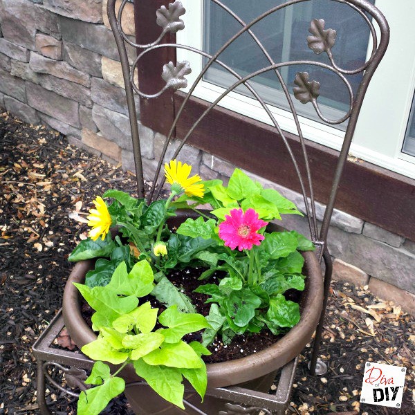 Upcycle a Old Chair into a Planter Chair