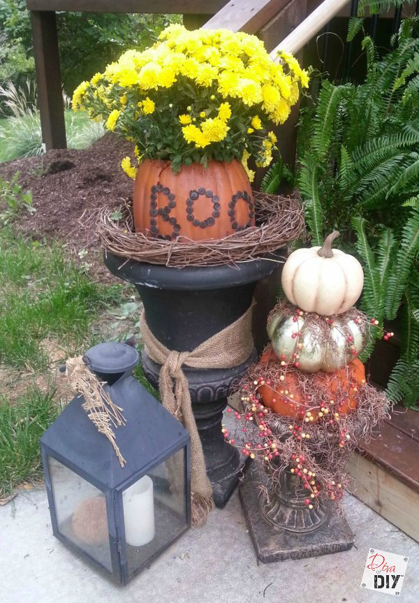 This Boo pumpkin planter is the perfect addition to my fall decorations. Tutorial to put on buttons, pumpkin carving and glazing to make it look realistic!