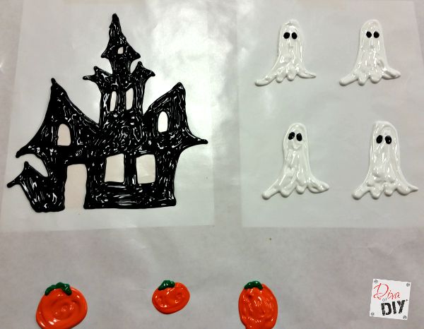 DIY Window Clings are the perfect touch! Try some Easy Halloween Crafts for Kids to help them show their creativity in your home's Halloween decorations! 