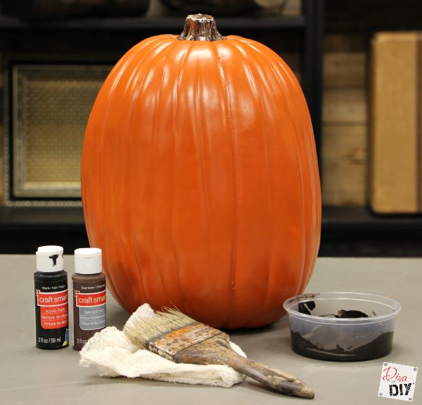 Do you like the ease of a faux pumpkin but hate the fake look? Let me show you how to make a foam pumpkin from fake to fabulous with a realistic paint wash!