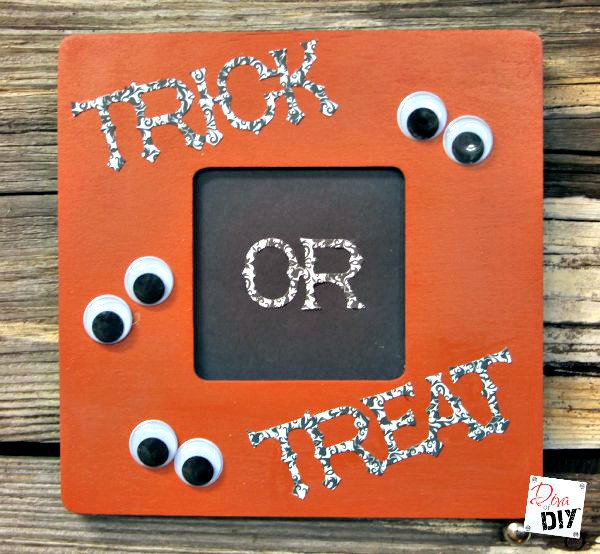 Make this Easy DIY Halloween Decoration Frame with a $1 dollar frame and the sizzix Big Shot Bigz Trick or Treat Die Cut. Great Halloween craft for kids!