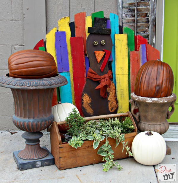 Turkey Tom: How to Make a Pallet Turkey to Greet Guests