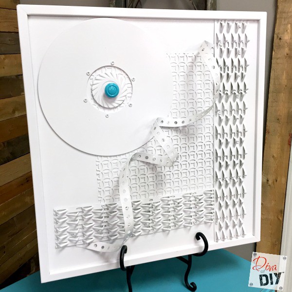 Don't feel like you have to spend lots of money for expensive artwork, make easy diy artwork with this DIY Wall Art tutorial. These are perfect from your living room to your bathroom!