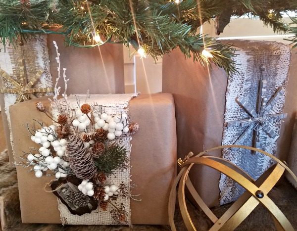Wrap It Up Unique Christmas Gift Wrapping Ideas Blog Tour! A variety of gift wrapping ideas from elegant to rustic - everything in between! Bonus Ornaments!