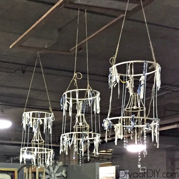 Looking for rustic chandelier ideas? This rustic shabby chic chandelier diy is the perfect way to upcycle worn out lamp shades! Cheap Romantic bedroom ideas